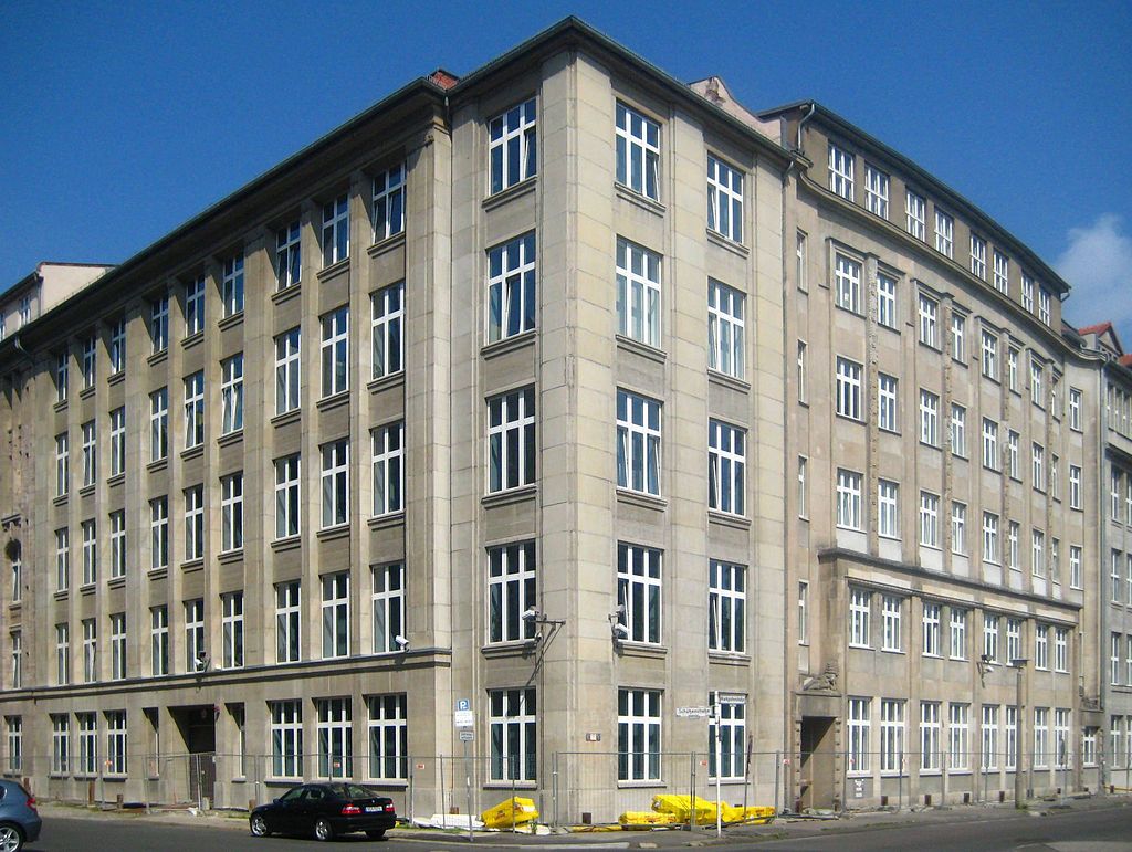 14 1024px-Berlin,_Mitte,_Markgrafenstrasse_55,_Geschaeftshaus_02.jpg