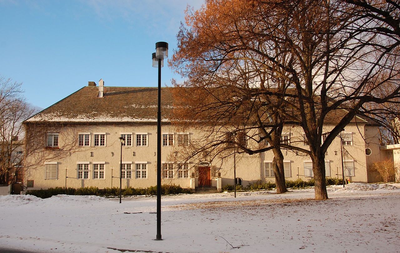 15 1280px-Lilleborg_gammel_bygning.jpg