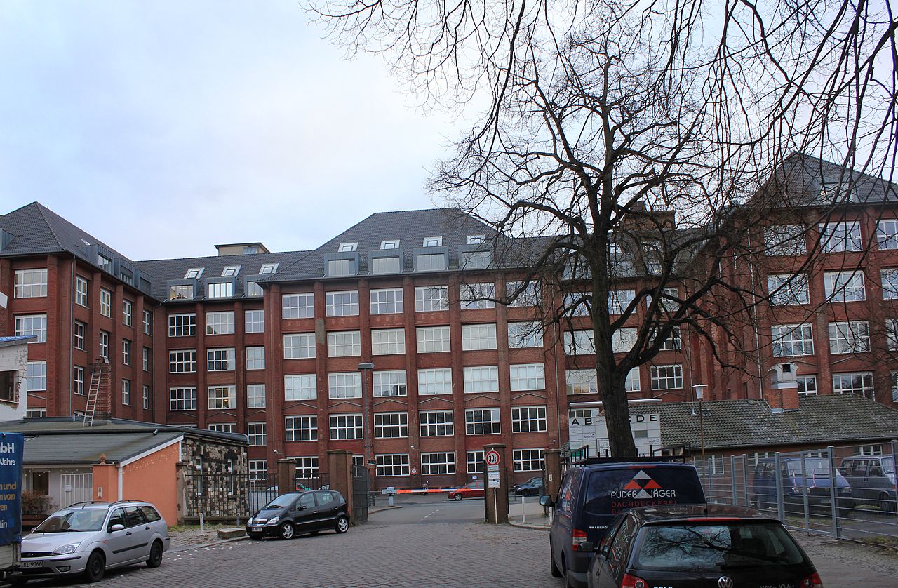 18 1280px-09055108_Berlin_Tempelhof,_Lorenzweg_5_005.jpg