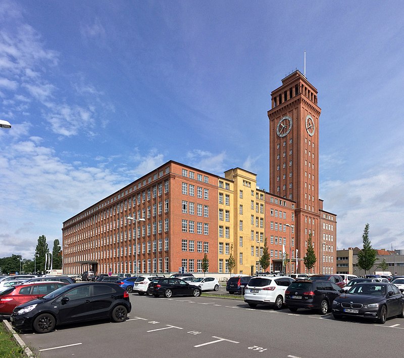 18 800px-Siemens-Wernerwerk-II-Berlin-Siemensstadt-07-2017.jpg