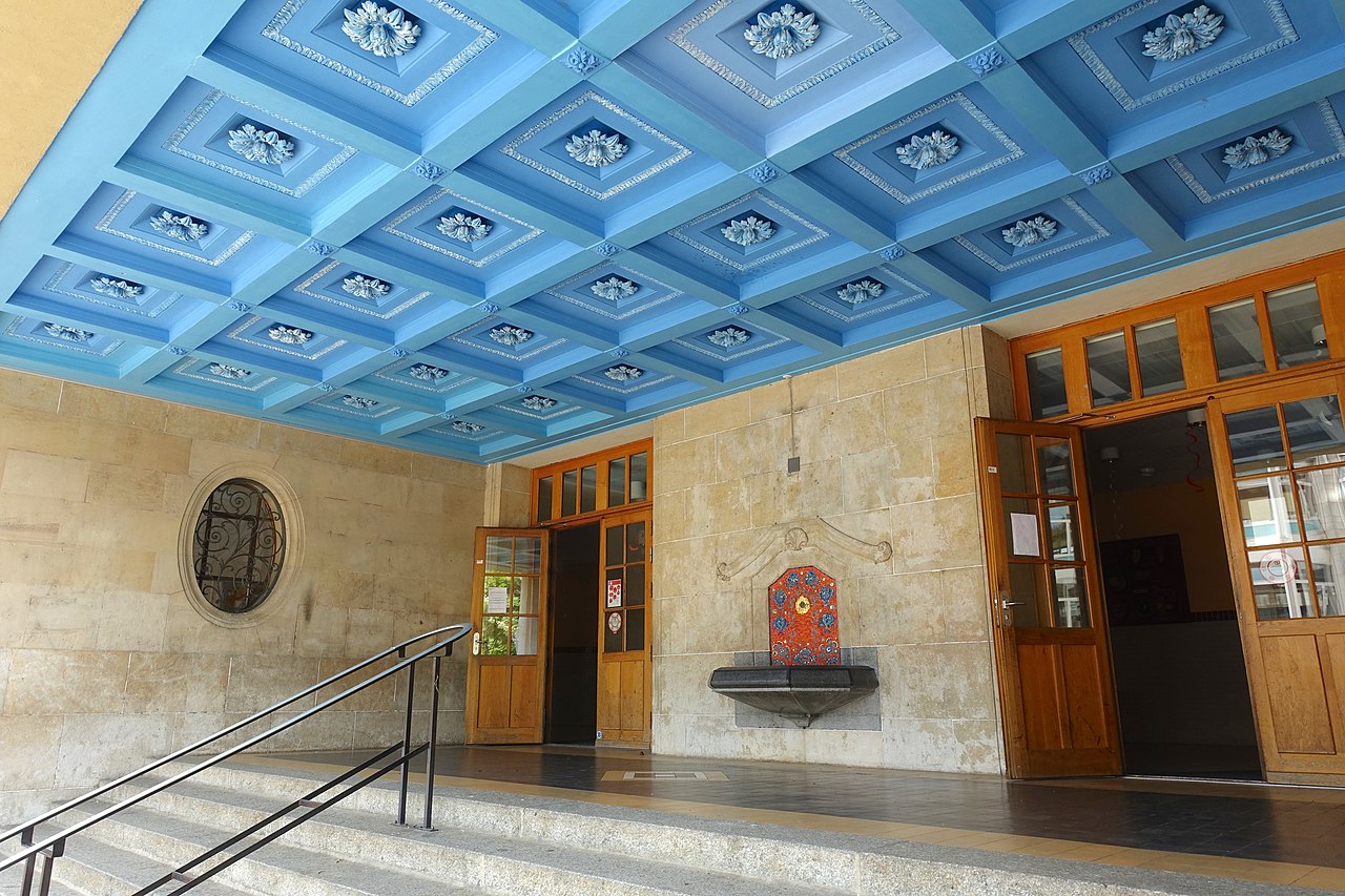 19 280px-École_du_Mail-03.jpg