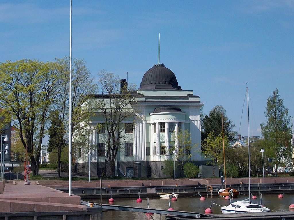 1911 1024px-Kajanokka_Casino,_Helsinki.jpg