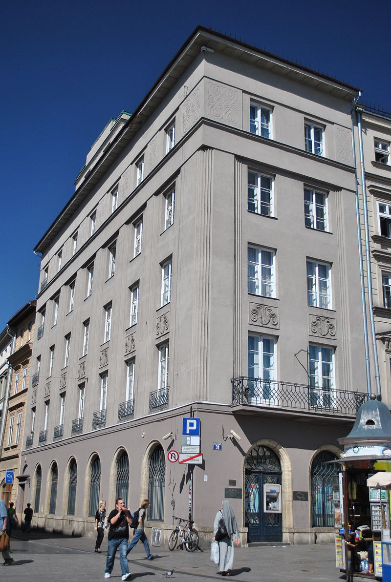 1913 800px-A-867_kamienica,_ob._bank_Kraków,_Rynek_Główny_31_Szewska_1_MM.jpg