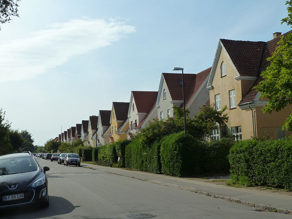 1914 1024px-Lyset_i_Valby_(Carl_Langes_Vej).jpg