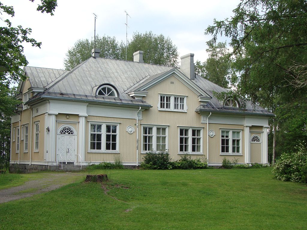 1918 1024px-Pieksämäki_-_Old_Town_Hall_DSC08234_C.jpg