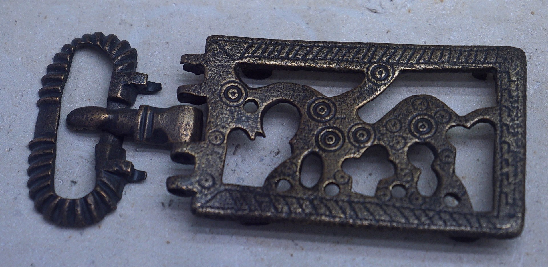 1920px-BouCle_Tremont_VIIe_hypogriffe_37733.jpg