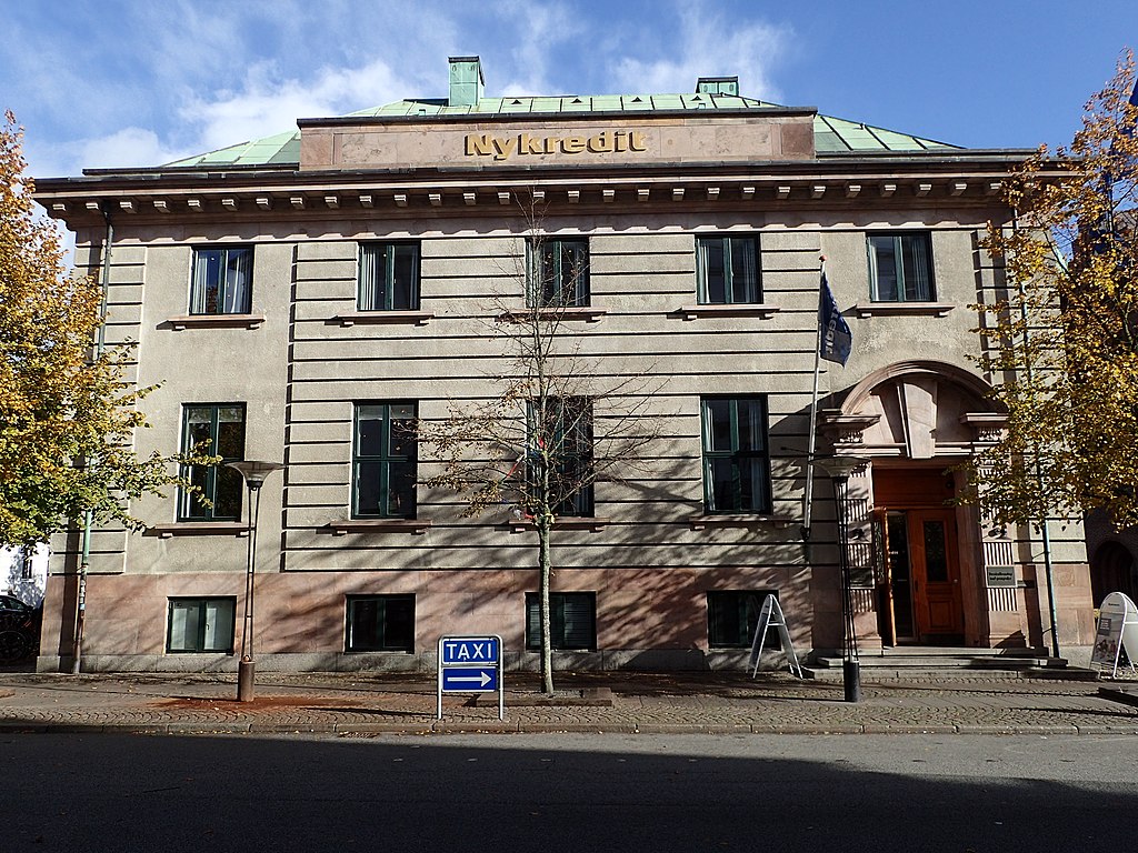 1926 1024px-Nationalbankens_tidl._filial_(front).jpg