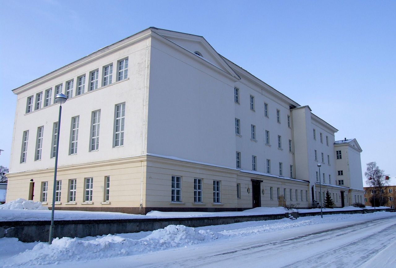 1930 1280px-Kemi_Lyseo_20060305.jpg