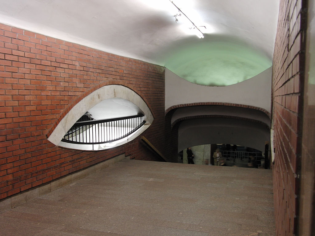 1986Borovitskaya_(Боровицкая)_(4686335886).jpg