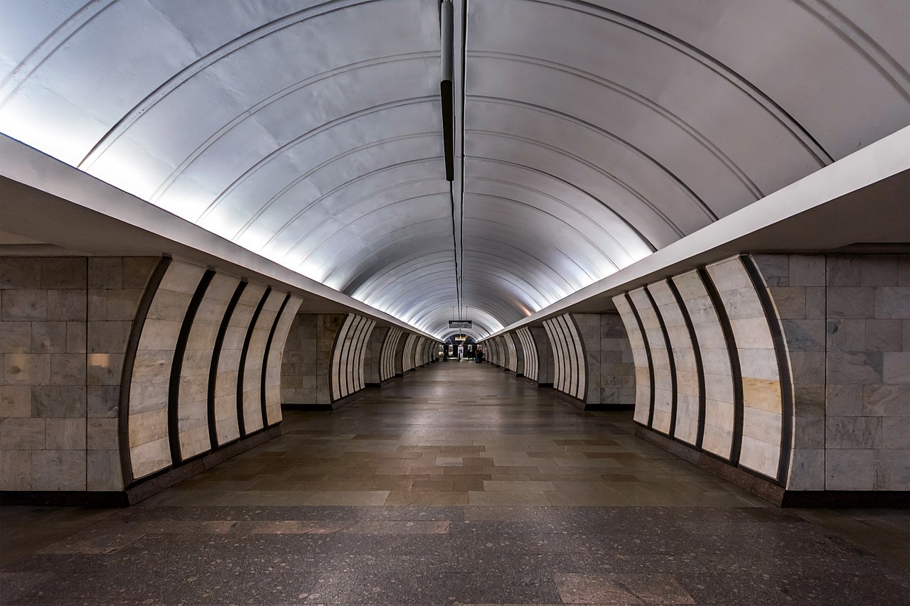 1987Metro_MSK_Line9_Savyolovskaya_(img1).jpg