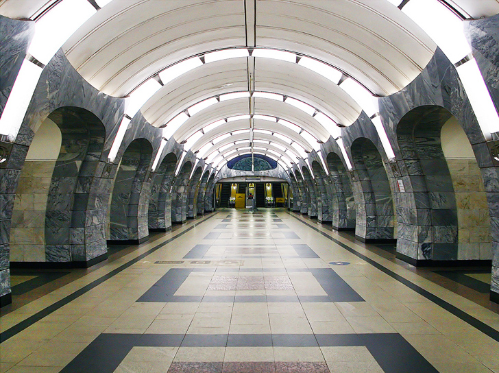 1995-Chkalovskaya-Station.jpg