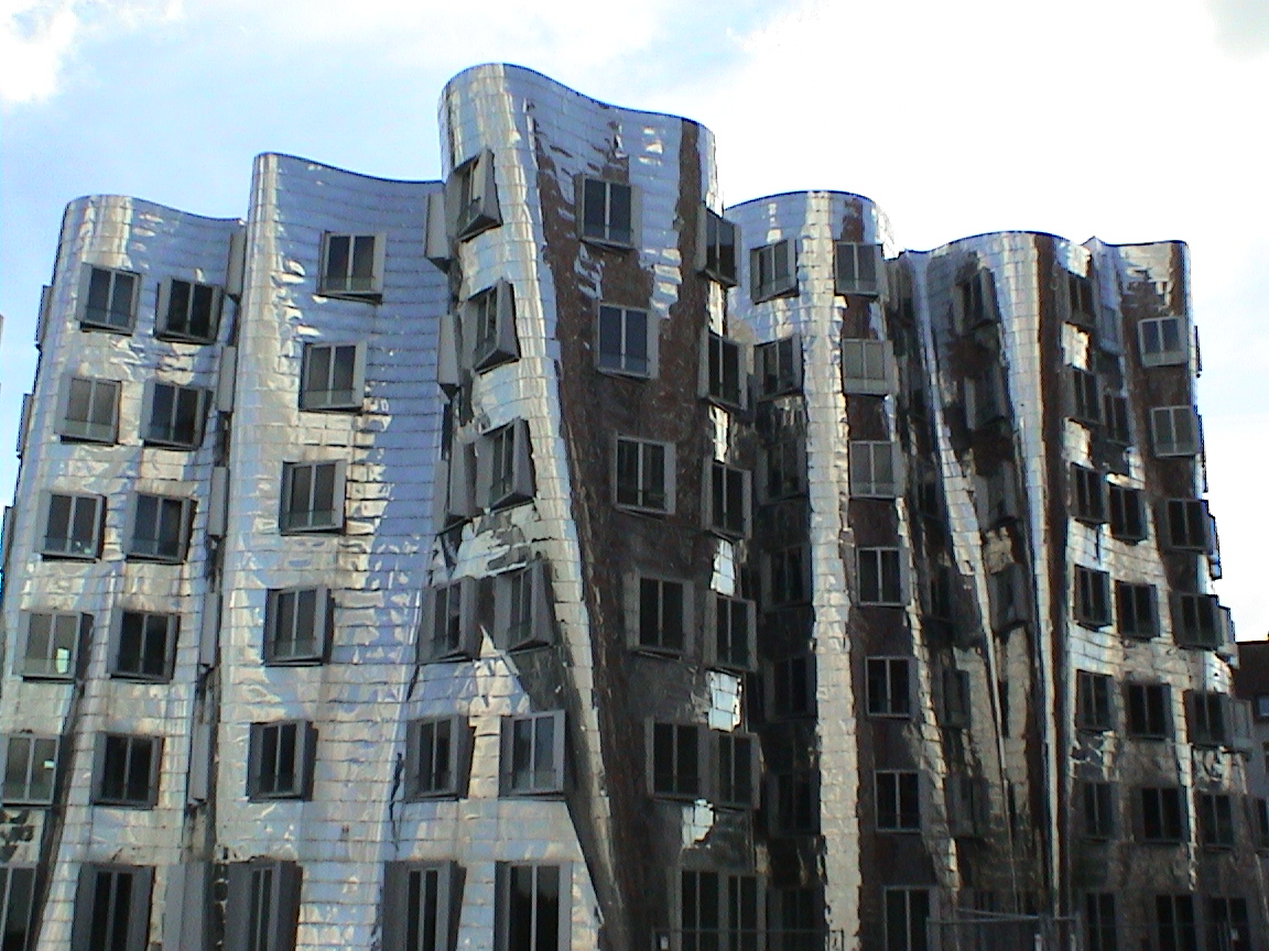 2003-09_Düsseldorf_Medienhafen_(4).jpg