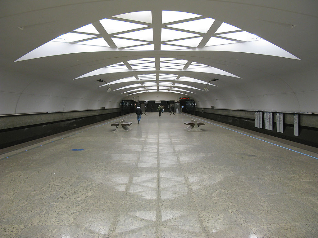 2008Strogino_station_(Moscow_Metro).jpg