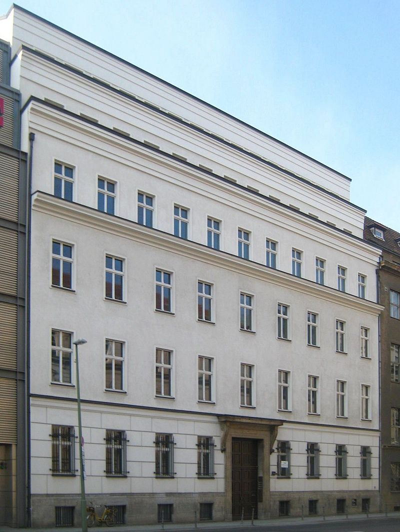 22 800px-Berlin,_Mitte,_Französische_Strasse_32,_Geschaeftshaus.jpg