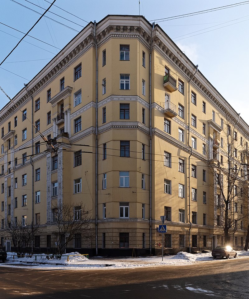 27 800px-Moscow,_Gorodskaya_1-3_01.jpg