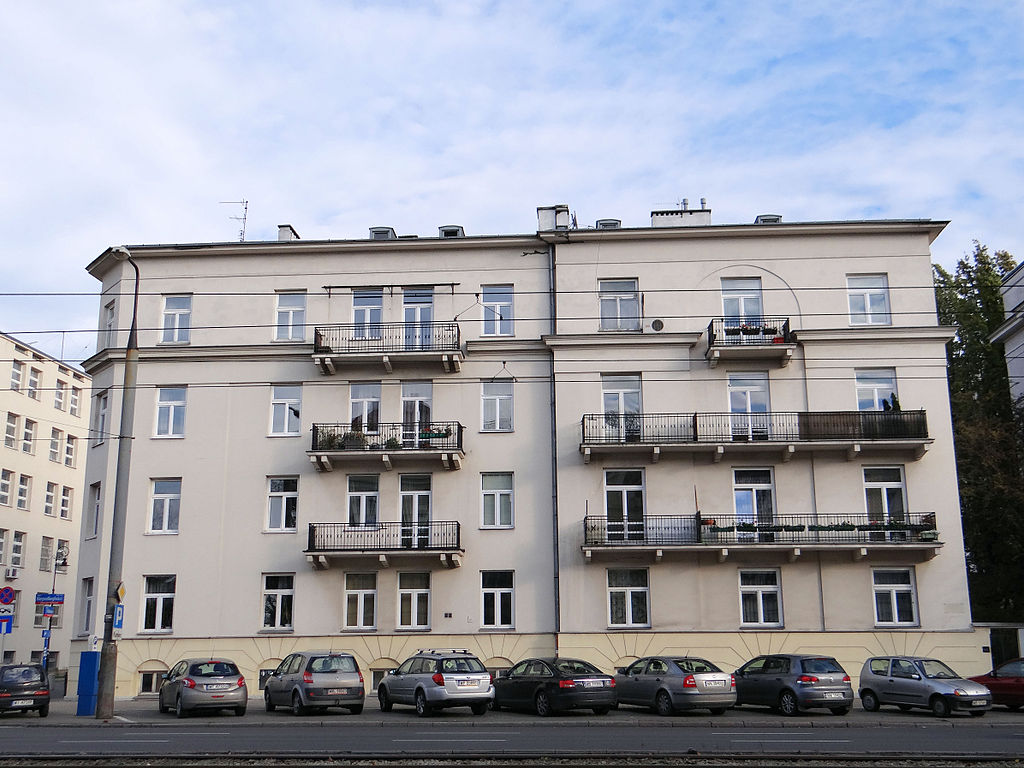 28 1024px-216,_Niepodległości_Avenue_in_Warsaw_-_01.jpg
