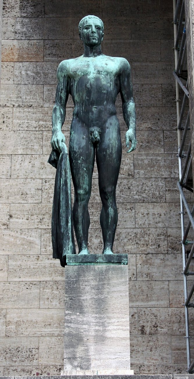 29Skulptur_Jahnplatz_(Westend)_Der_Zehnkämpfer&Arno_Breker&1936.jpg