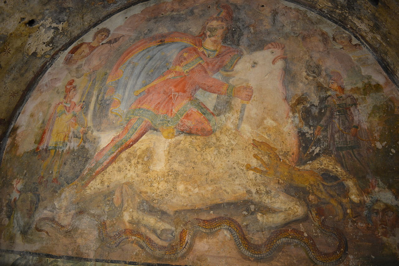 2d н x-Santa_Maria_Capua_Vetere_Mithraeum_Tauroctony.jpg