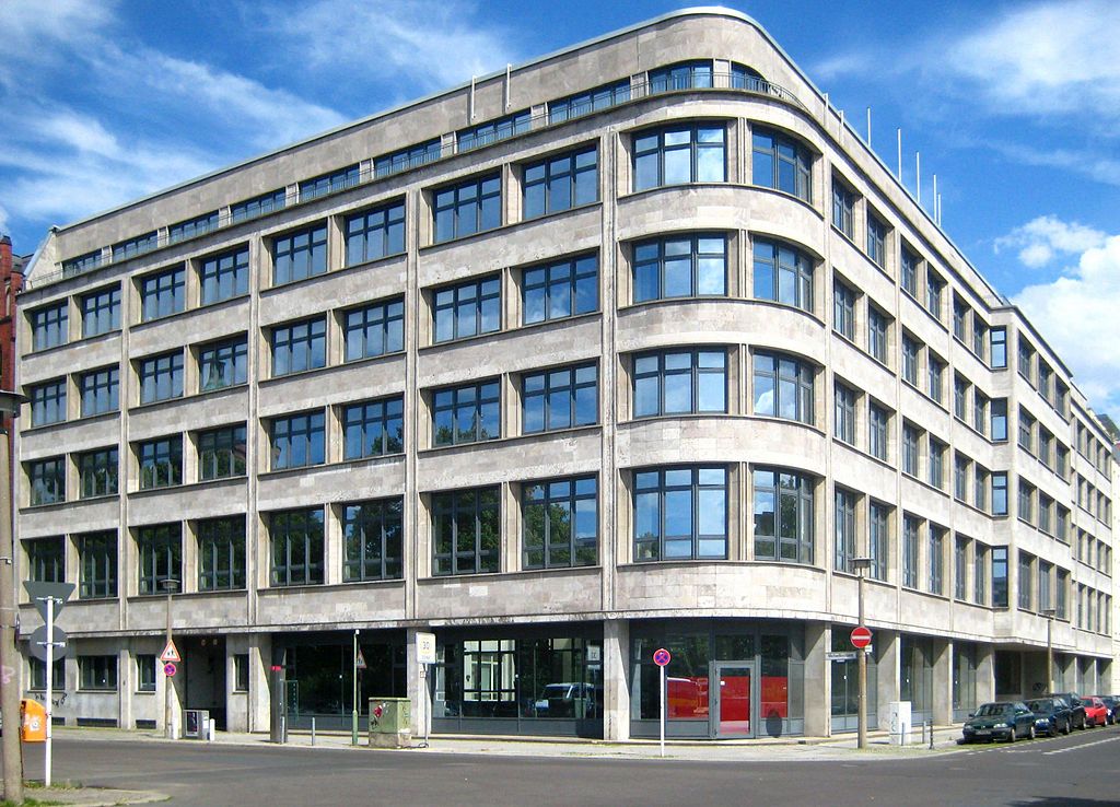 32 1024px-Berlin,_Mitte,_Engeldamm,_Verbandshaus_des_Deutschen_Verkehrsbundes_04.jpg