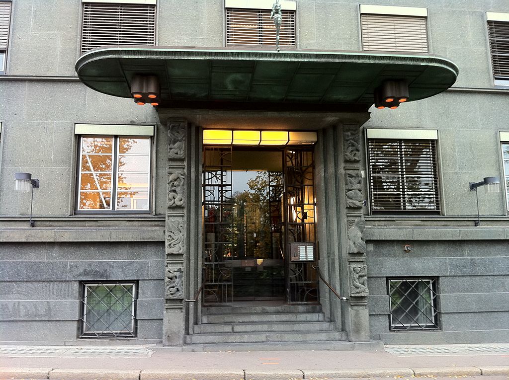 34 1024px-Oslo_Radhusgata_25_Redernes_hus_inngangsparti.jpg