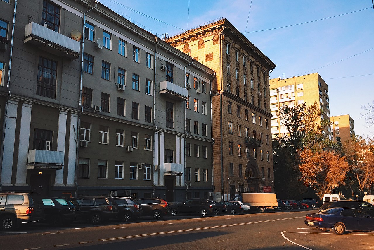 34 1280px-Moscow,_west_end_of_Malomoskovskaya_Street_(21256020431).jpg