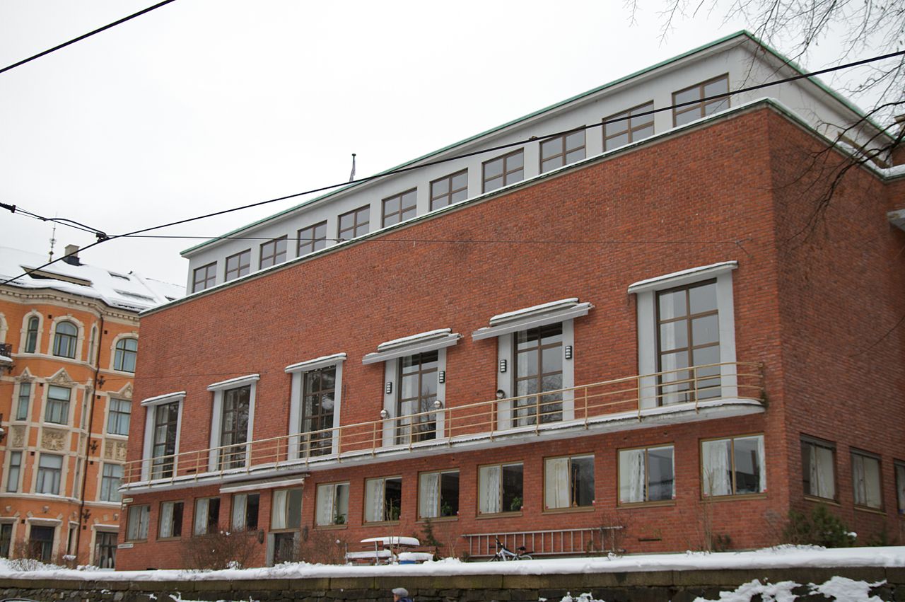 35 1280px-Drammensveien_44_-_2010-01-16_at_13-27-27.jpg