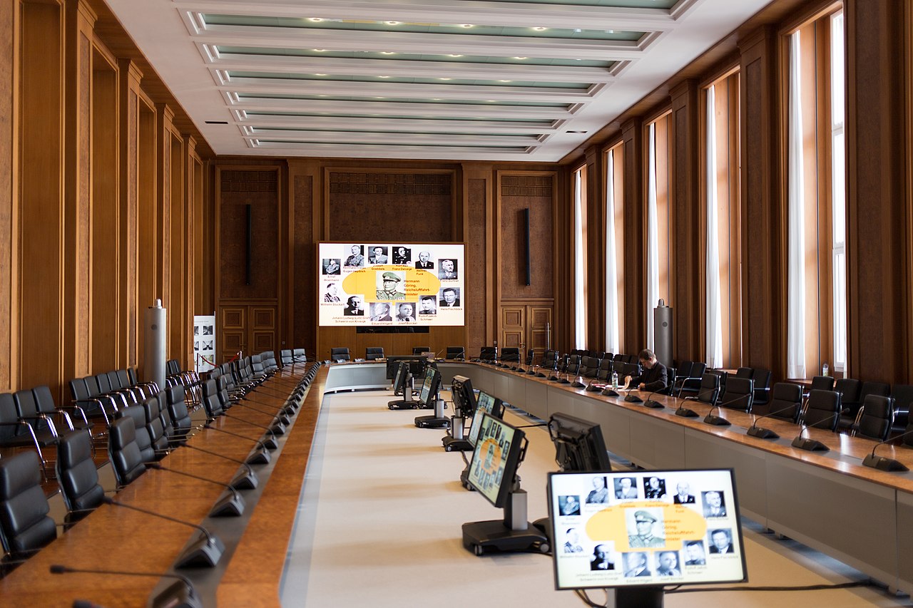 36 1280px-Bundesfinanzministerium_Europasaal-3.jpg