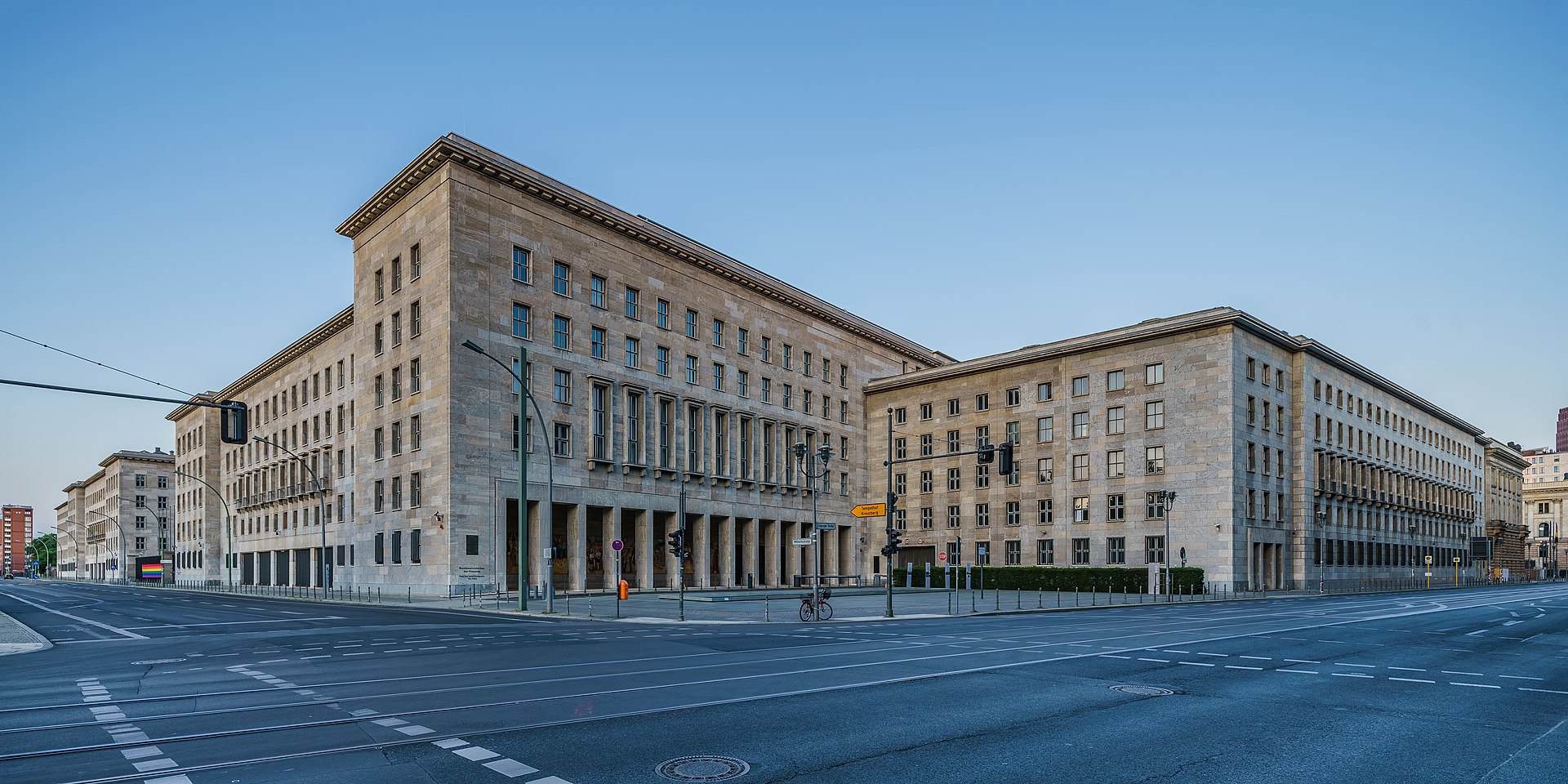 36 1920px-Berlin_Finanzministerium_Wilhelmstr_asv2019-07.jpg