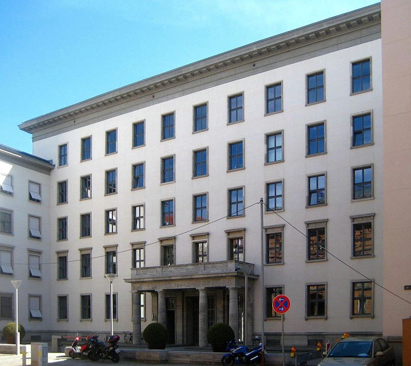 37 800px-Berlin,_Mitte,_Dorotheenstrasse_93,_Reichsministerium_des_Innern.jpg