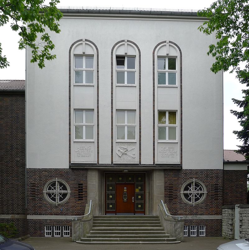 37 800px-Eingang_zum_Kloster_St._Gabriel_(Westend).jpg