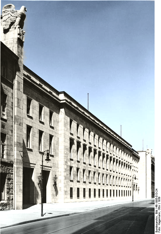 40 Bundesarchiv_Bild_146-1985-013-24,_Berlin,_Propagandaministerium_Recolored.png