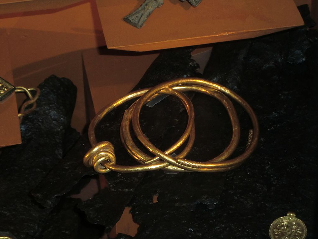 400-550 шв1024px-Vambtreasure1.jpg