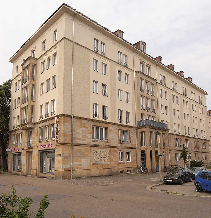 55 800px-Blochmannstrasse_1,_dresden_-_d.jpg