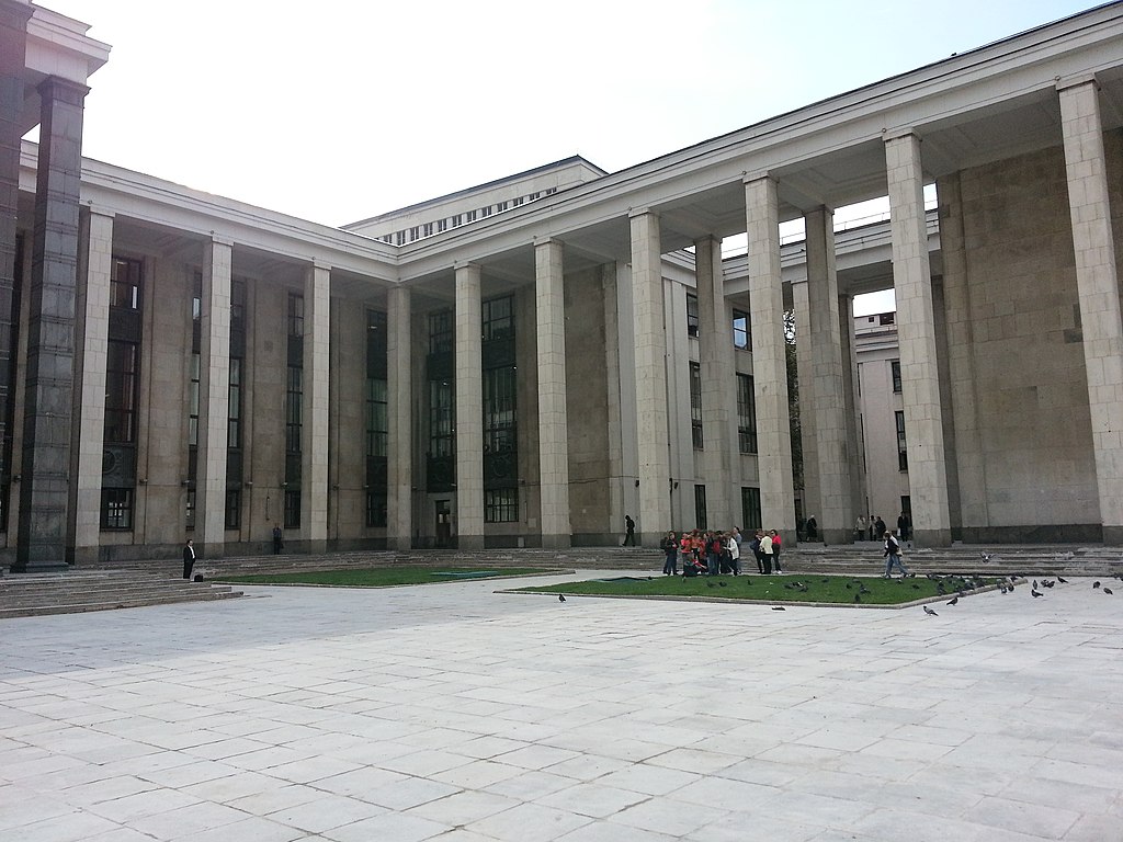 58 1024px-Библиотека_имени_В._И._Ленина,_Москва.jpg