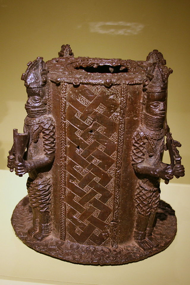640px-Edo_altar_stand.jpg