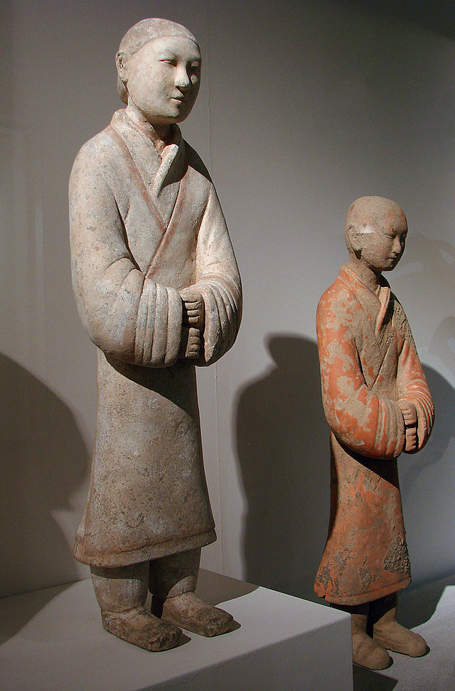 640px-Servante_Han_Guimet_2910.jpg