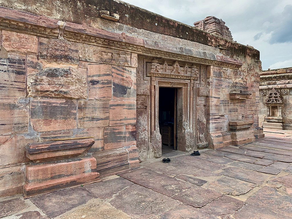 7th_century_Arka_Brahma_Temple,_Alampur_Navabrahma,_Telangana_India_-_1.jpg