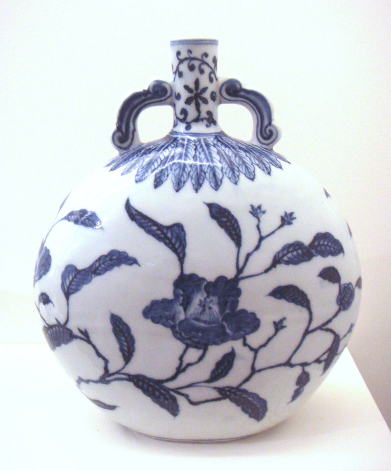 800px-Blue_and_white_jar_Jingdezhen_Ming_Yongle_1403_1424.jpg