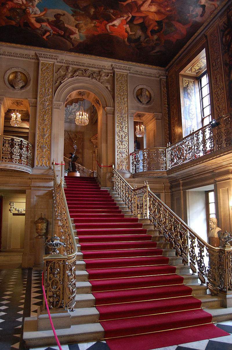 800px-Chatsworth_main_hallway.jpg