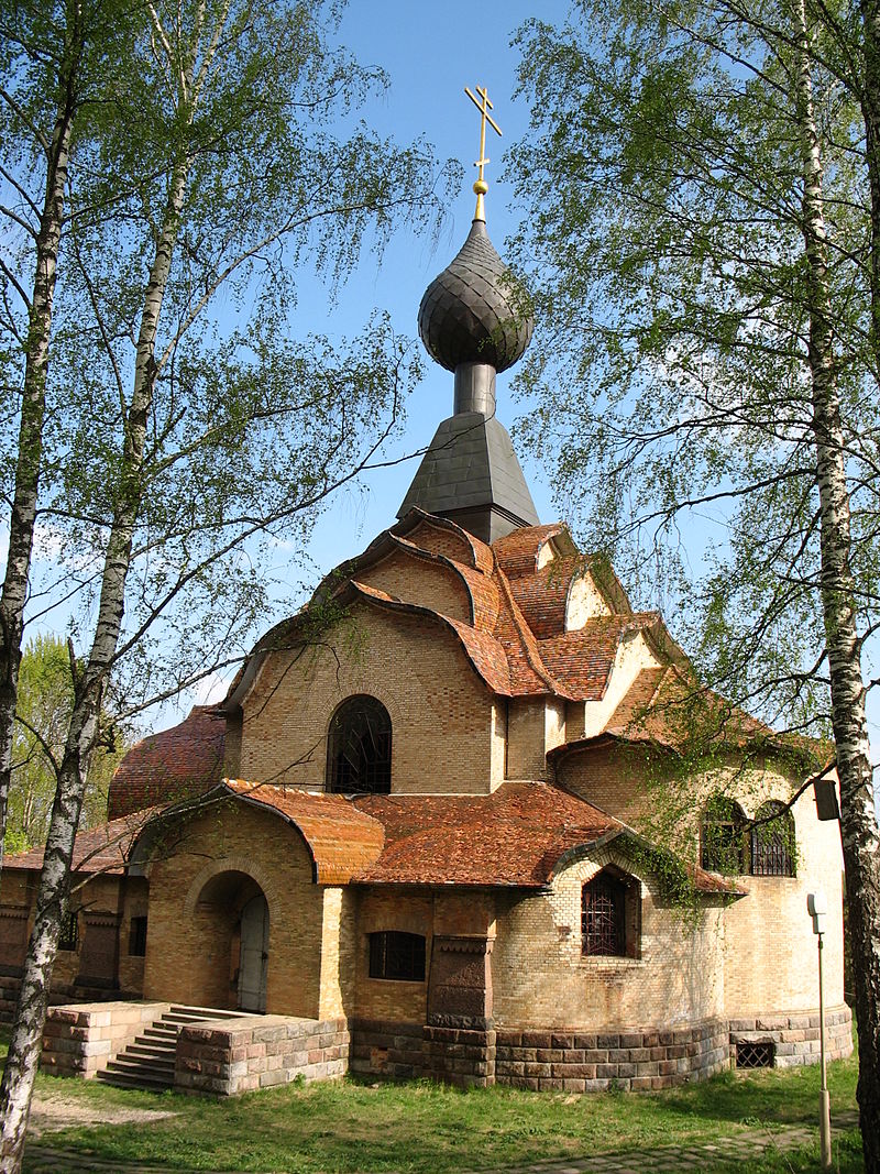 800px-Church_of_Holy_Spirit_in_Talashkino.jpg