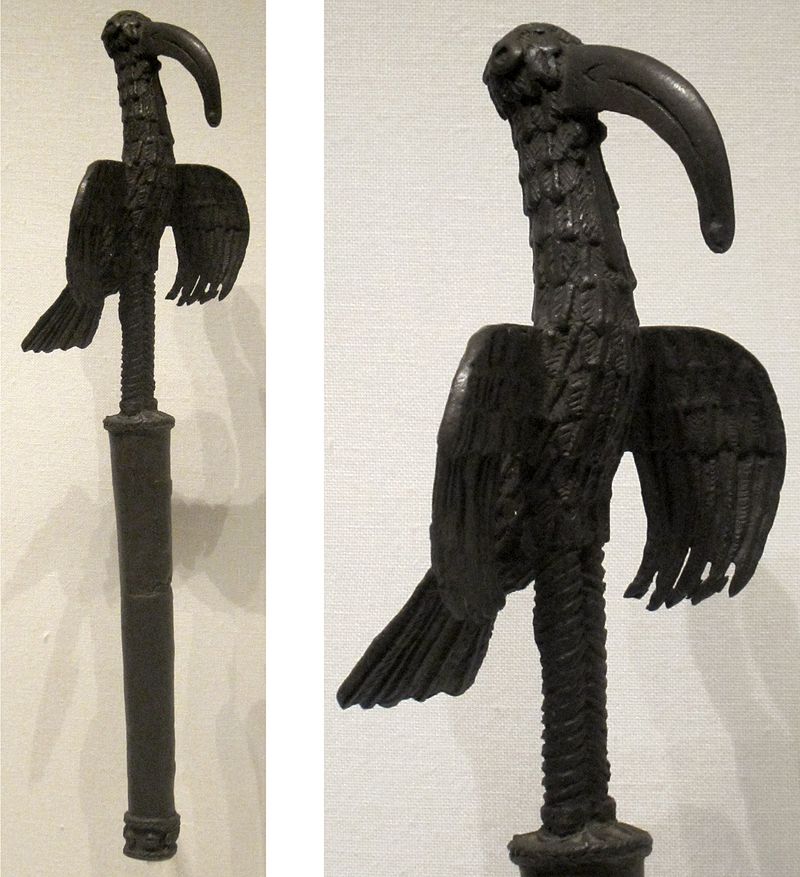 800px-Clapper,_possibly_1880s,_brass,_Guinea_Coast,_Nigeria,_Benin_kingdom,_Edo_people.jpg