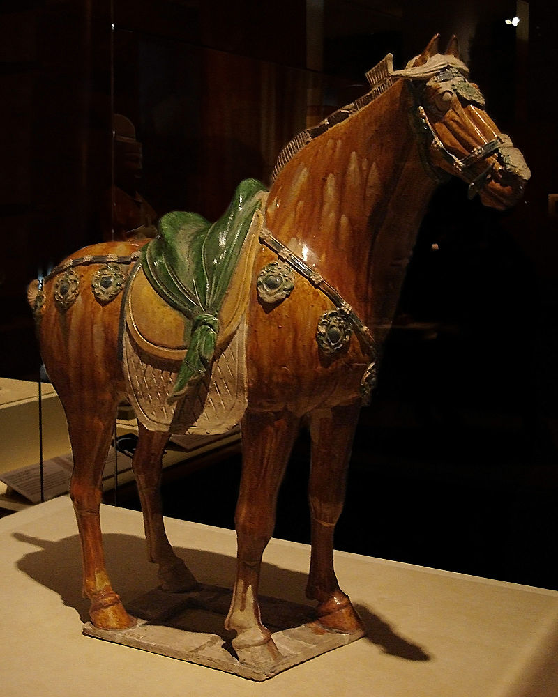 800px-CMOC_Treasures_of_Ancient_China_exhibit_-_pottery_horse,_detail_1.jpg