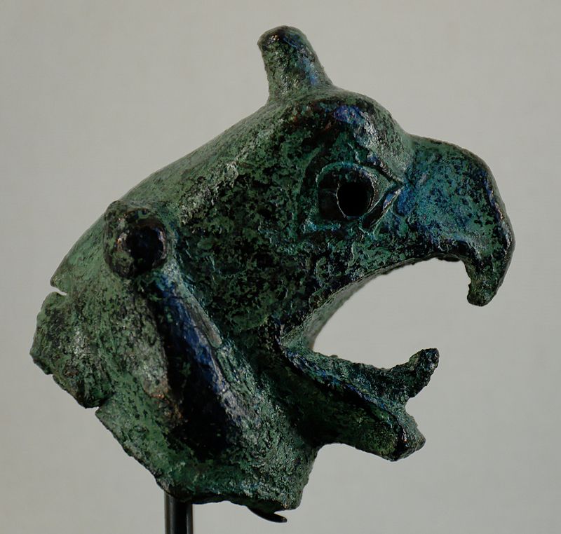 800px-Griffin_head_Louvre_Sb2890.jpg