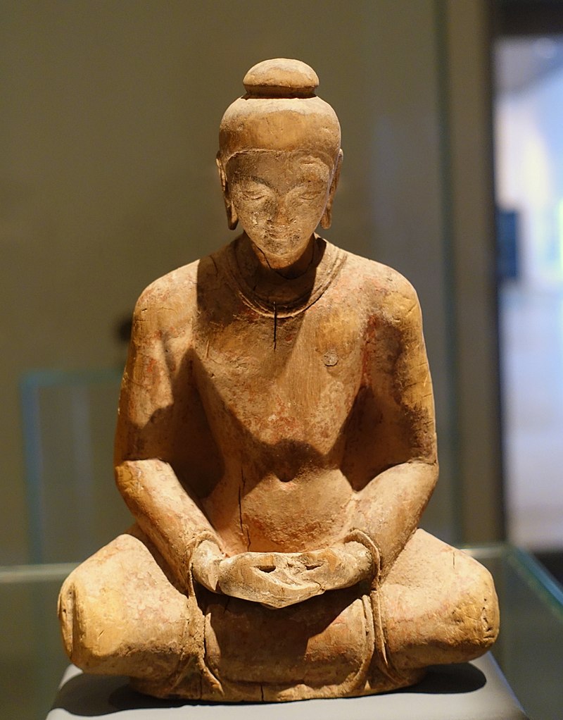 800px-Meditating_Buddha,_Tumshuk,_probably_5th_century_AD,_.jpg