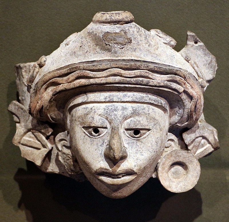 800px-Mesoamerica,_oaxaca,_zapotechi,_frammento_di_urna_figurata,_300_ac-700_dc_ca.jpg