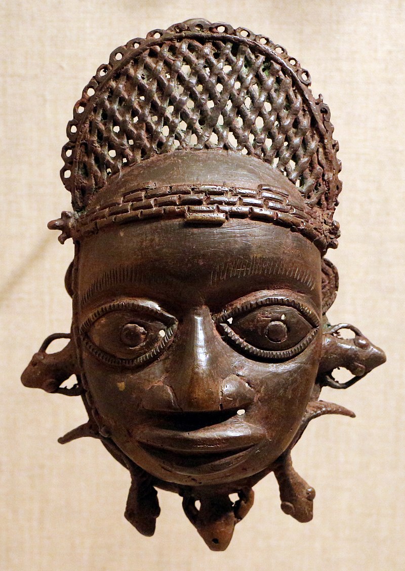 800px-Nigeria,_regno_del_benin,_maschera_pendente,_xix_secolo.jpg