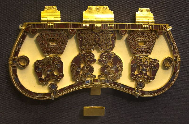 800px-Sutton.Hoo.PurseLid.RobRoy.jpg