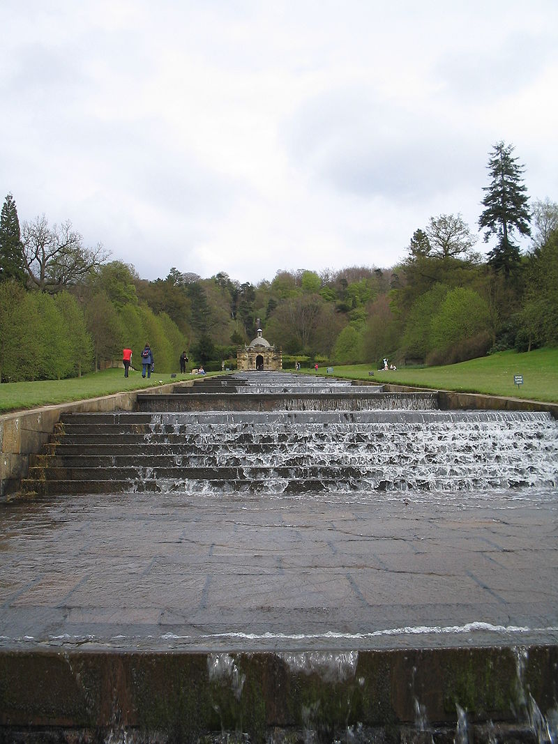800px-The_Cascade,_Chatsworth_House.jpg