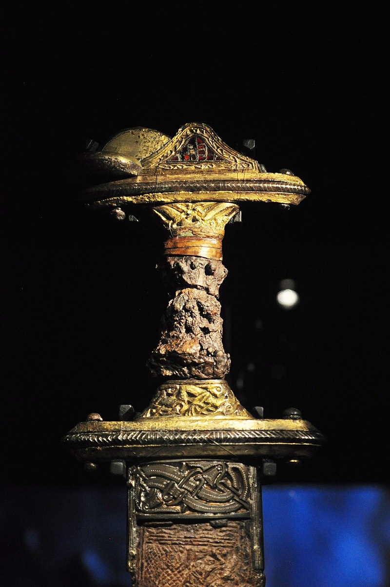 800px-The_Vikings_Begin_55_-_warrior_sword,_7th_century.jpg