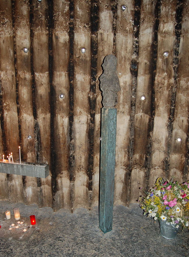 800px-Wachendorf-Feldkapelle-Innenraum03.jpg